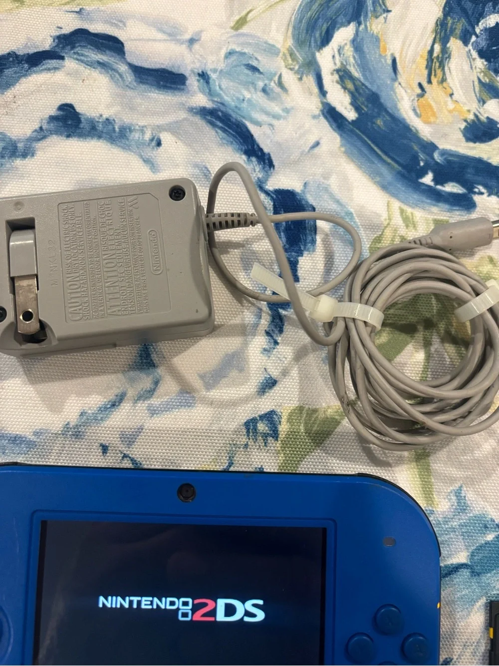 Nintendo 2DS XL Blue Handheld Console with Games, Charger & Stylus